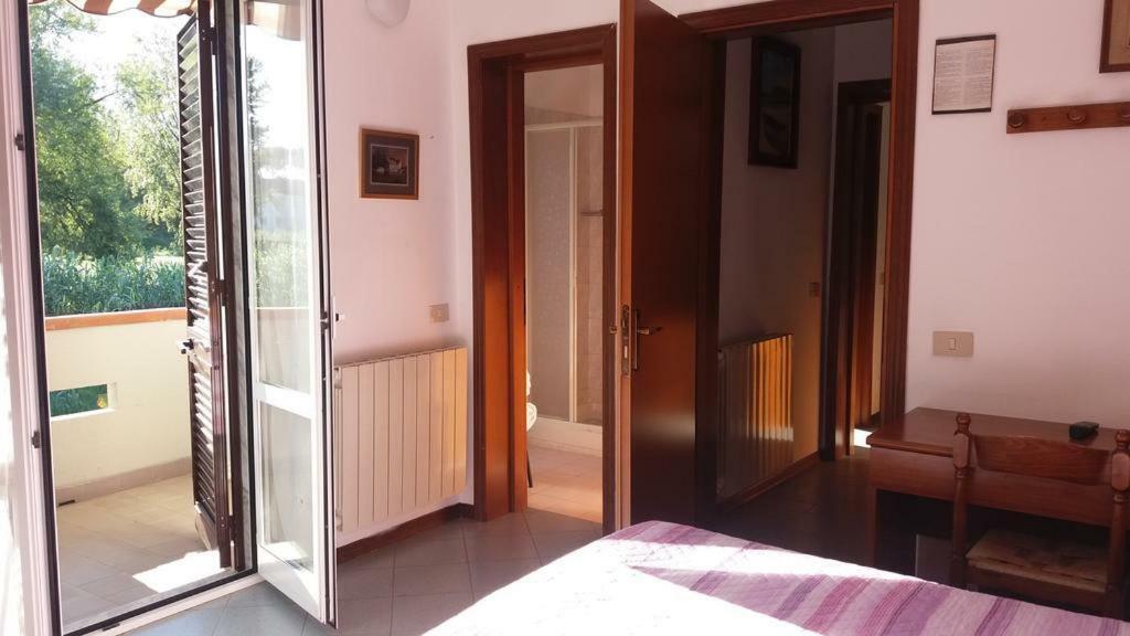 Hotel Villa Claudio มารีนา ดิ มาซซา ภายนอก รูปภาพ